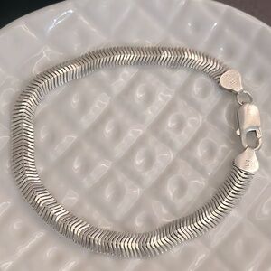 LA 925 Italy sterling silver herringbone flexible Bracelet 10.6g